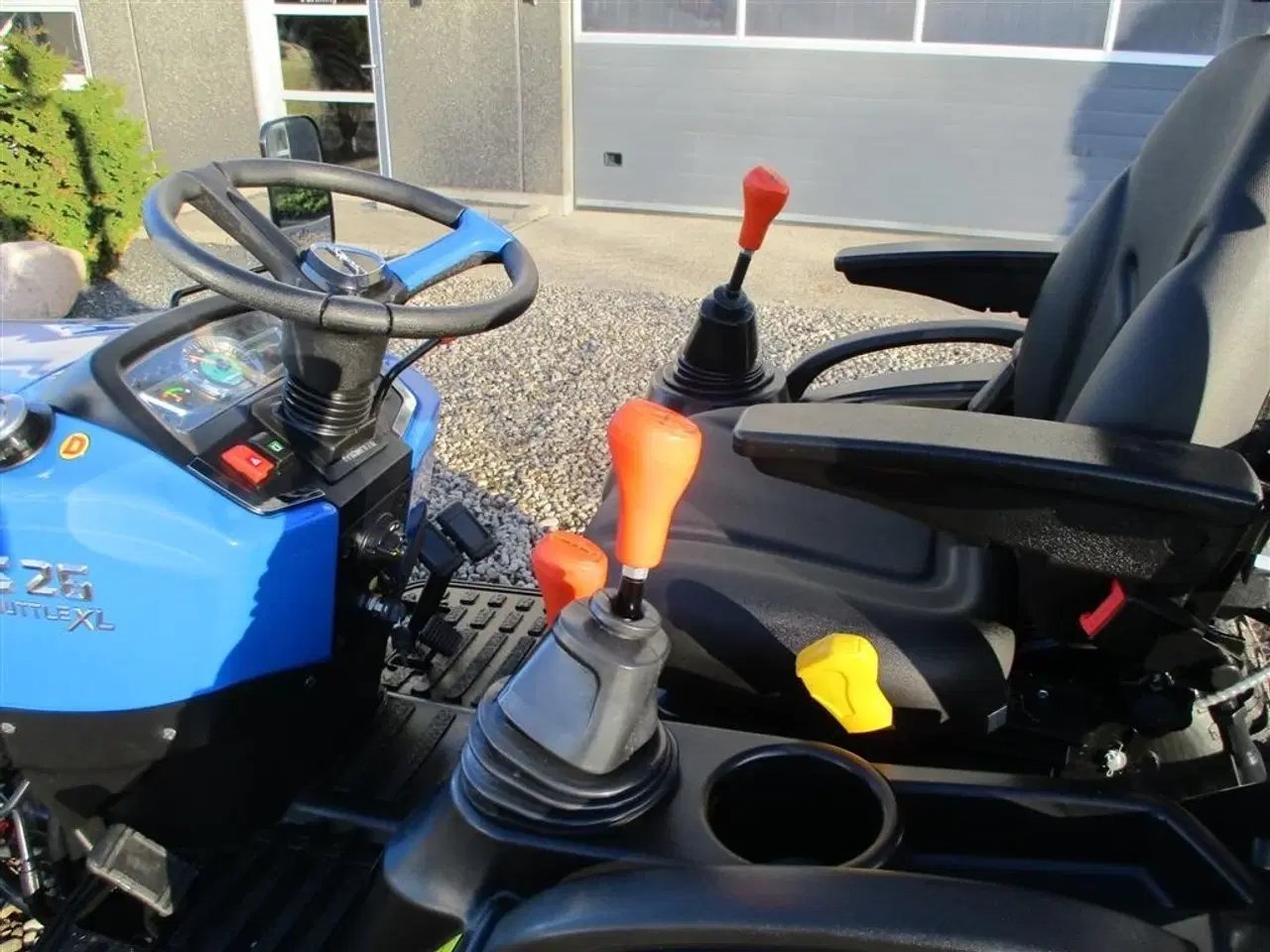 Billede 4 - Solis S26 Shuttle XL 9+9 med store brede Turf hjul på til prisen!