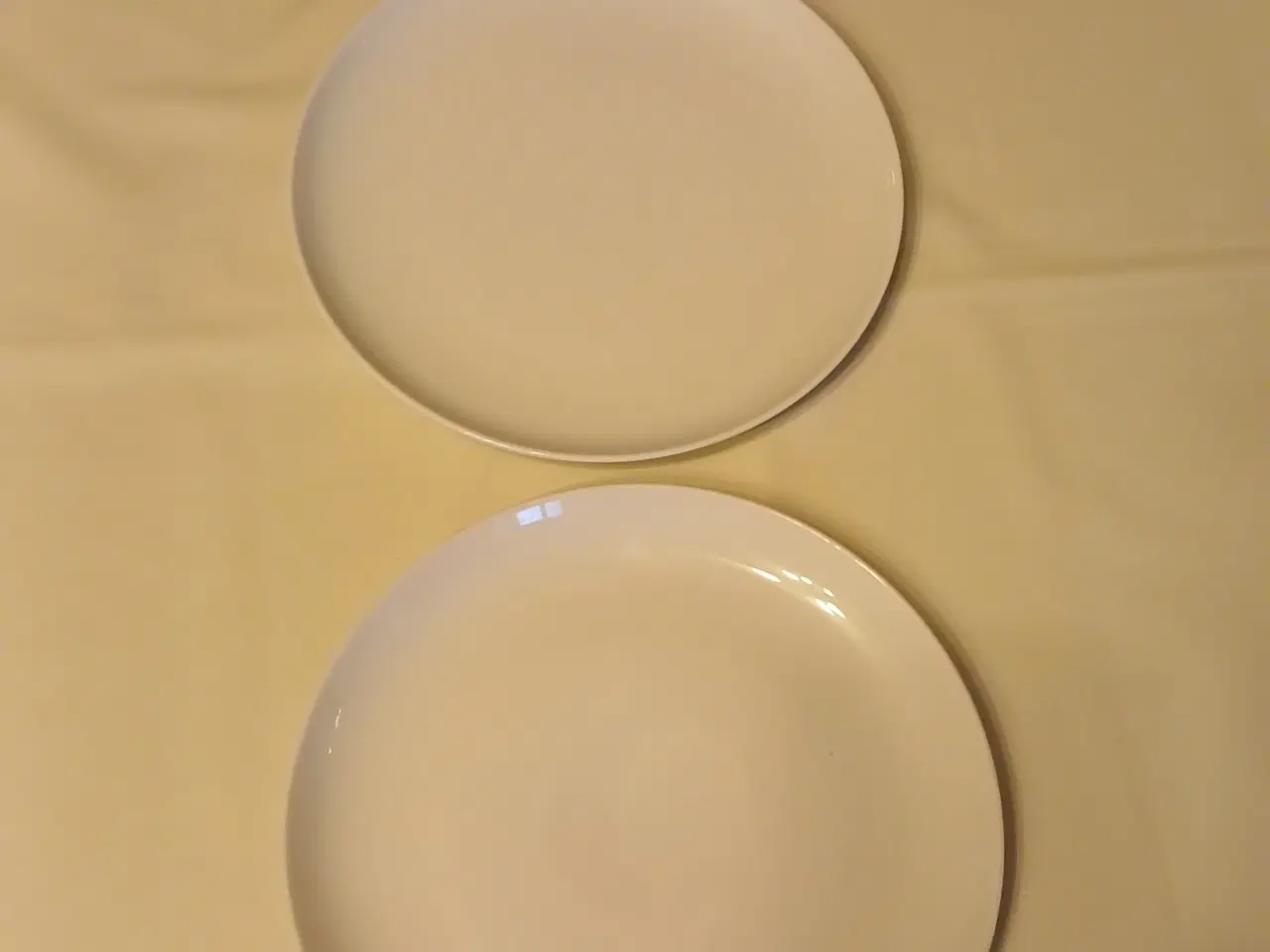 Billede 1 - 2 stk. serveringsfad i porcelæn