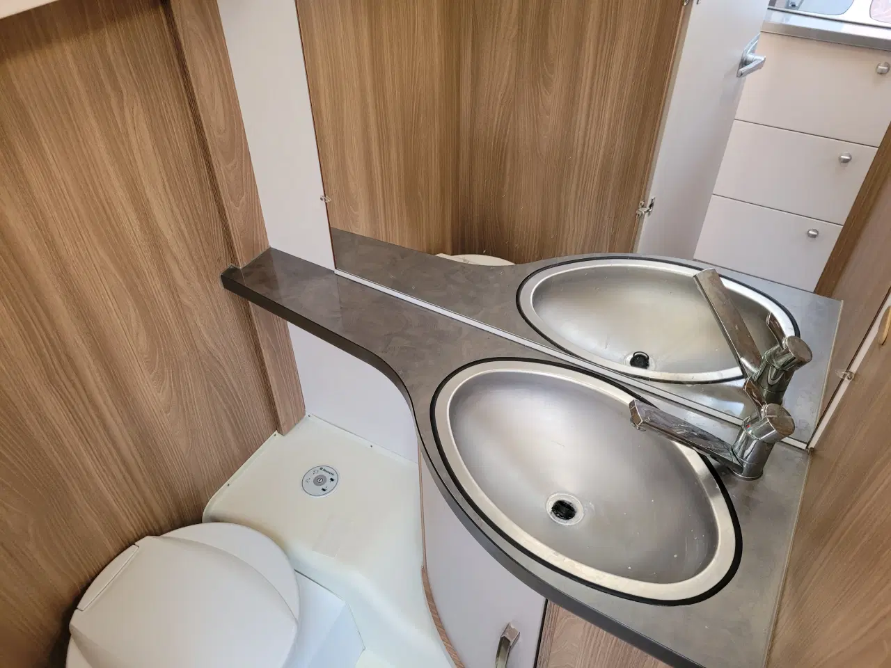 Billede 5 - Flot Burstner campingvogn 