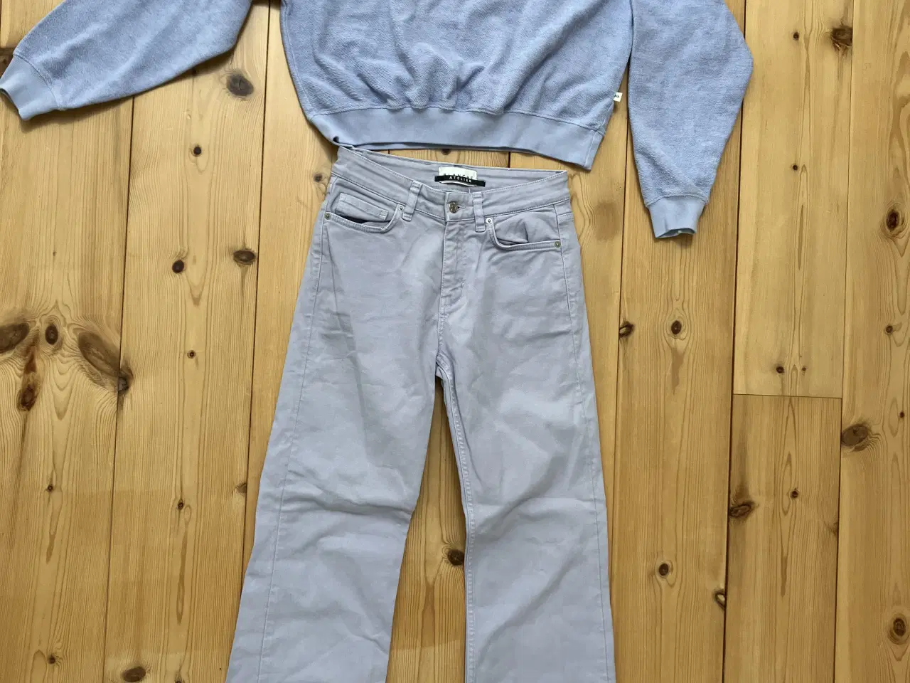 Billede 2 - Lys lilla cowboybuks og sweat