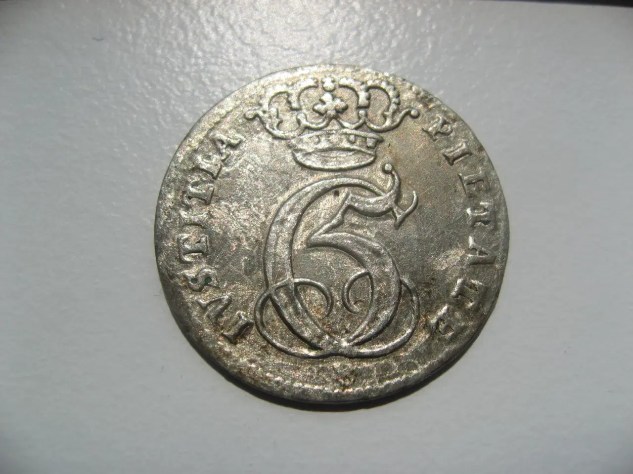 Billede 2 - Smuk VIII Skilling 1695. Glückstadt