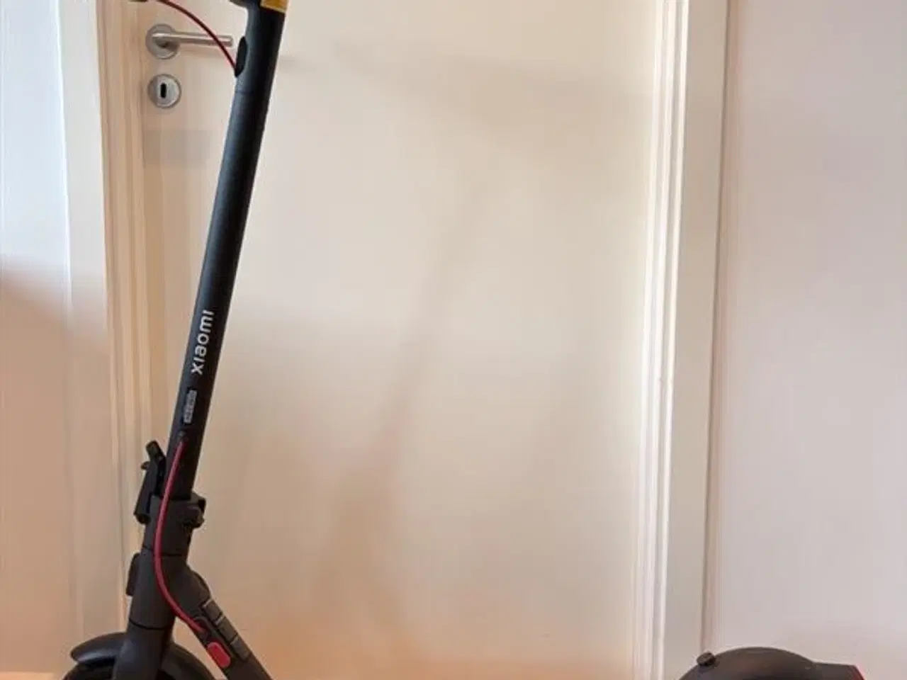 Billede 4 - Xiaomi Electric Scooter 4 Lite til salg, inkl. hel