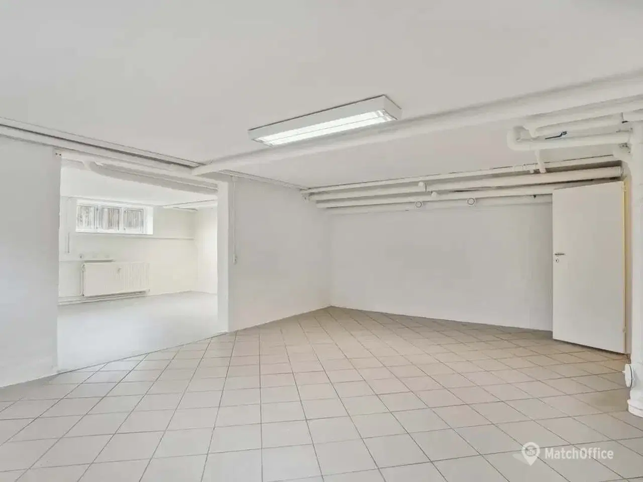 Billede 2 - Rummeligt lagerlejemål i Vanløse