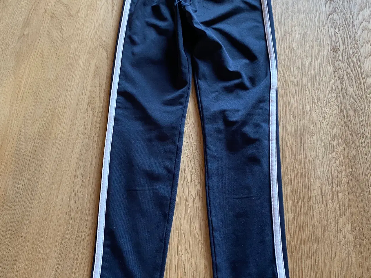 Billede 2 - Leggings/ bukser str. 128 fra Adidas mm