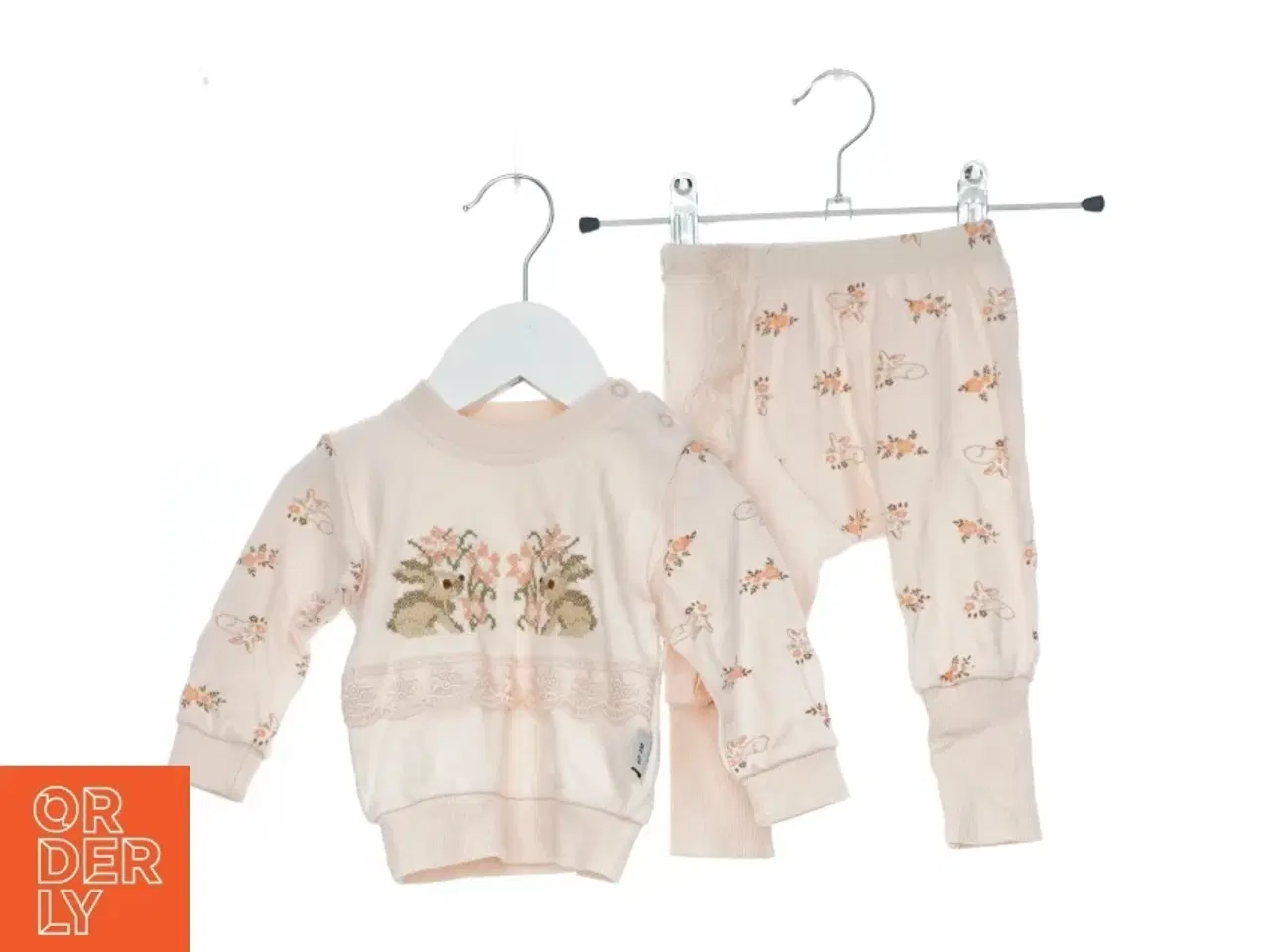 Billede 1 - Børnetrøje og leggings med kaninmotiv fra Mc Elci (str. 62)