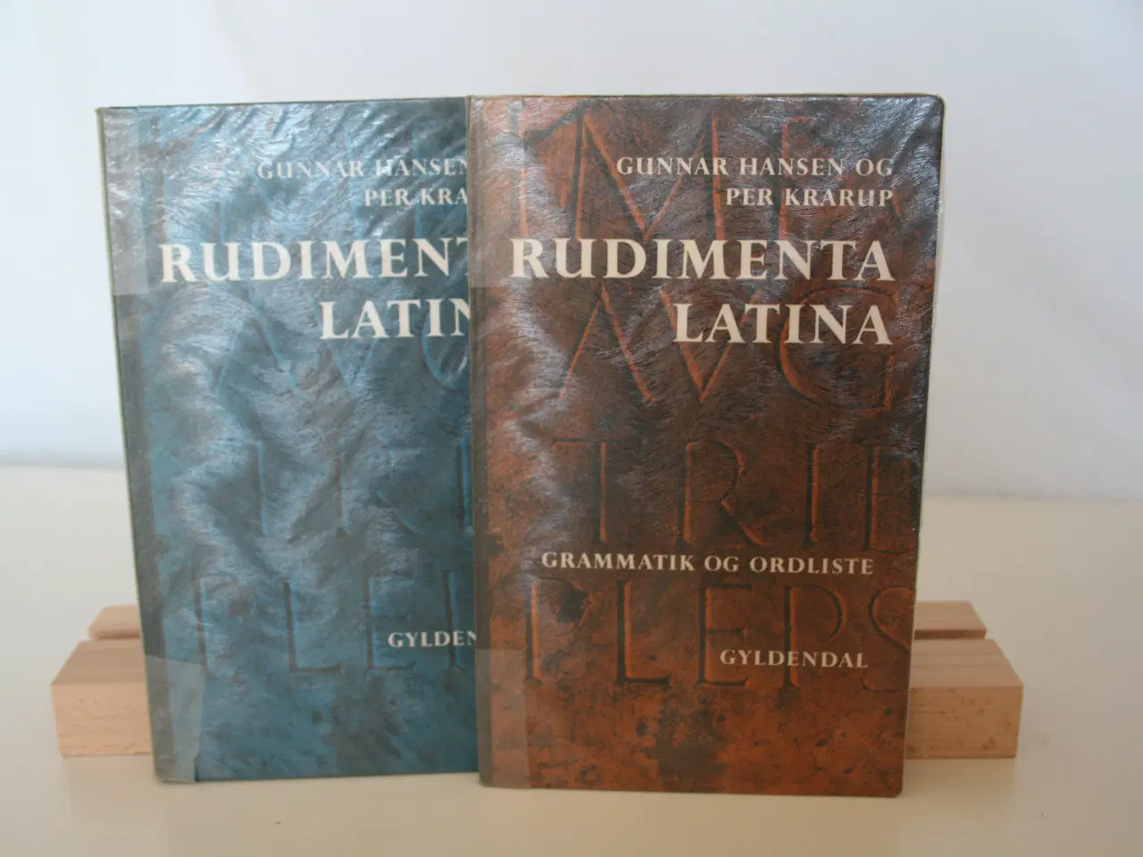 Billede 1 - Latin lærebøger.
