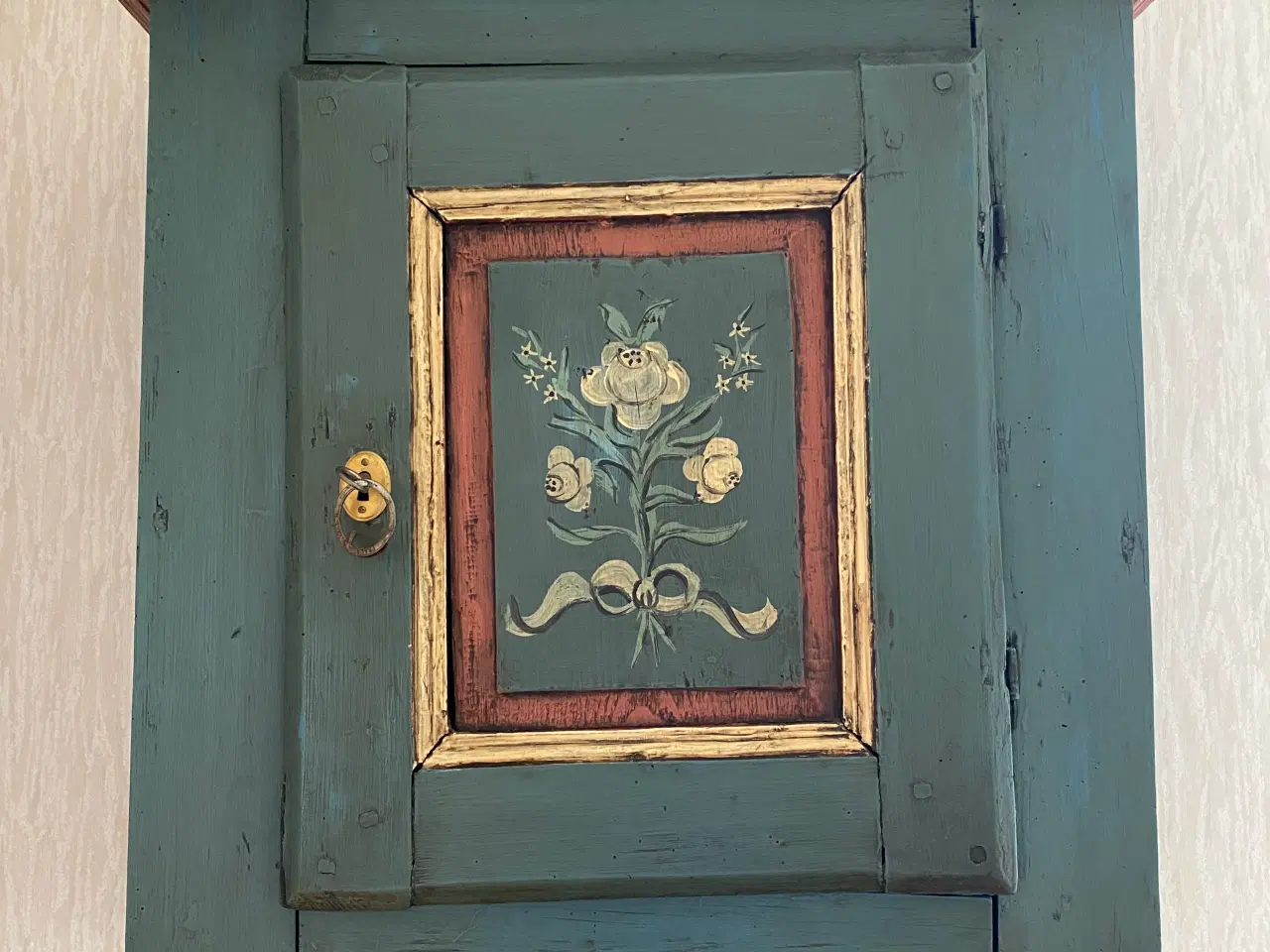 Billede 5 - Gammel Almue malet tobaksdkab