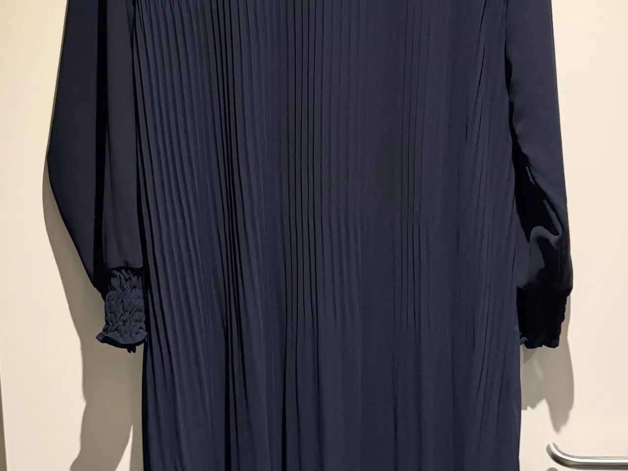 Billede 1 - Smuk blå kjole fra New Wear