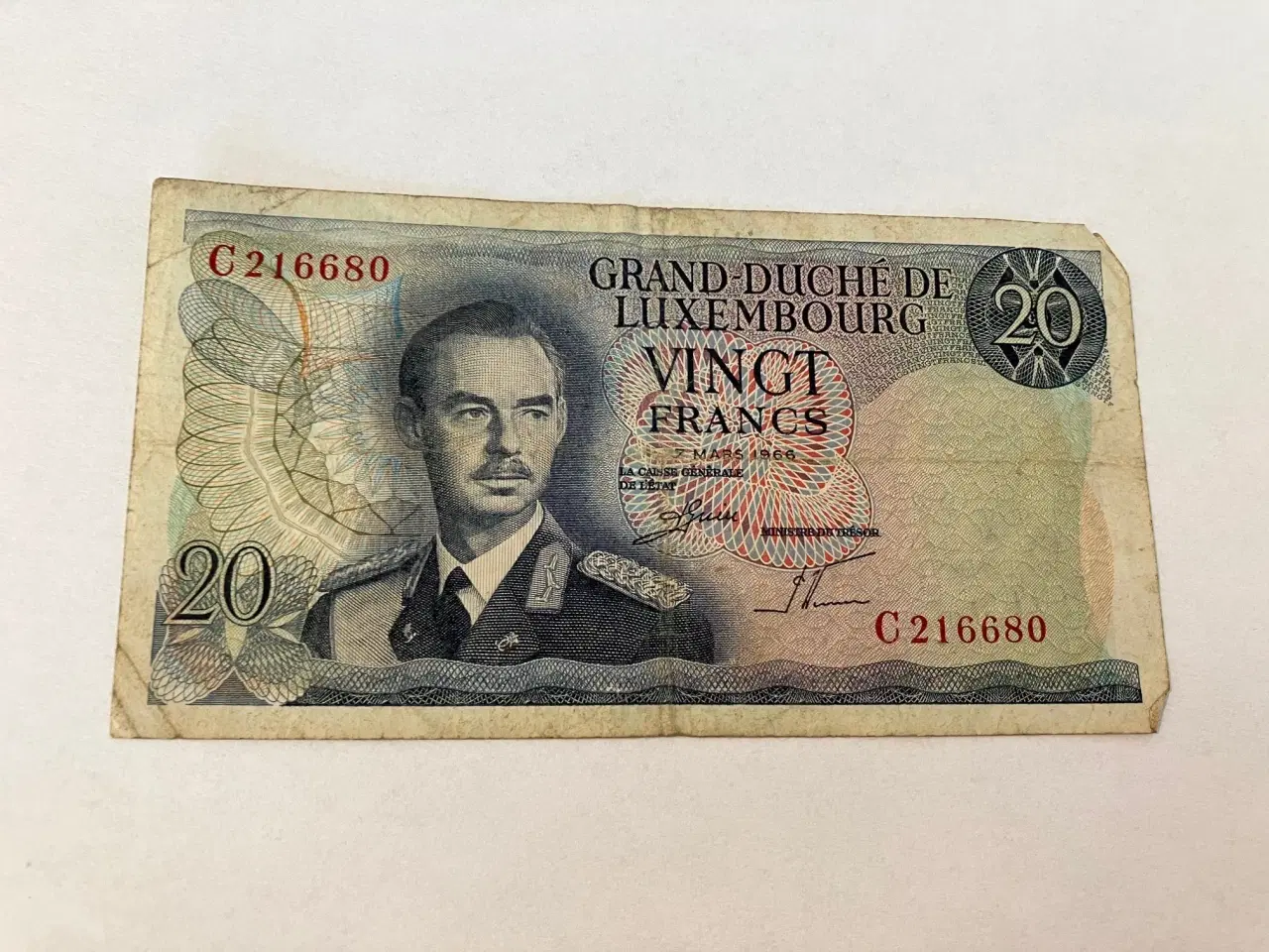 Billede 1 - 20 Francs Luxembourg 1966 - Slidt