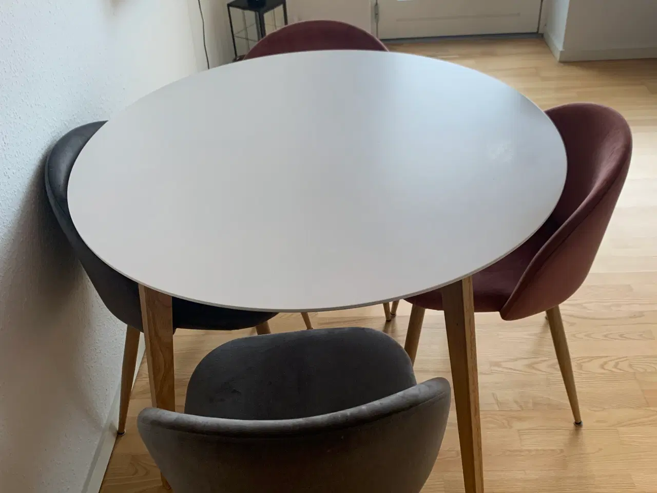 Billede 5 - Rundt spisebord