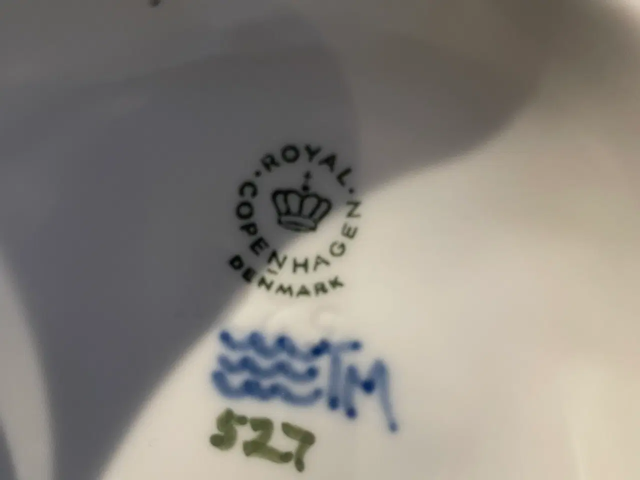 Billede 3 - Royal Copenhagen Pige med gåsen. 1 sort. Byd....