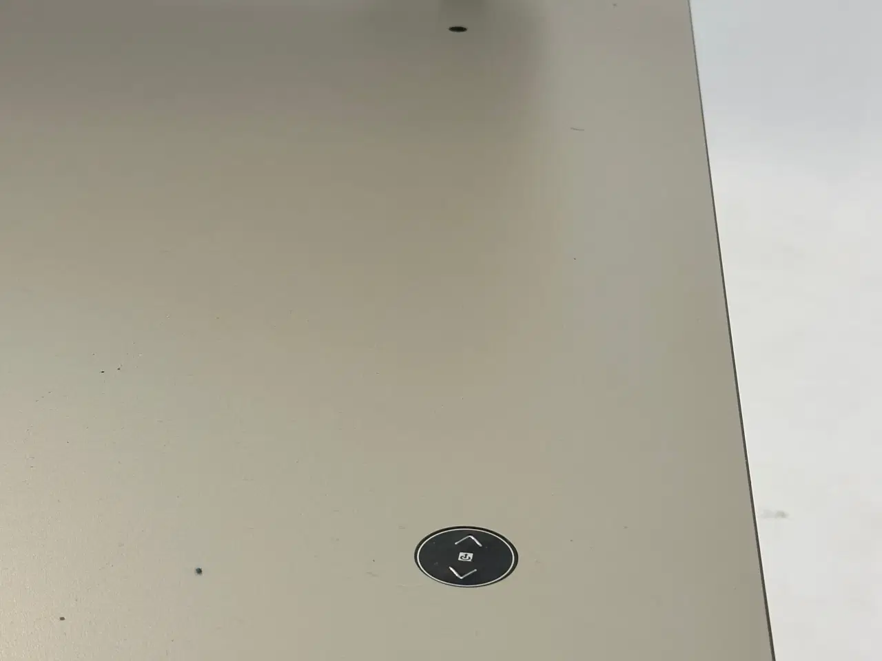 Billede 4 - Hæve-/sænkebord med skærmvæg - Linak