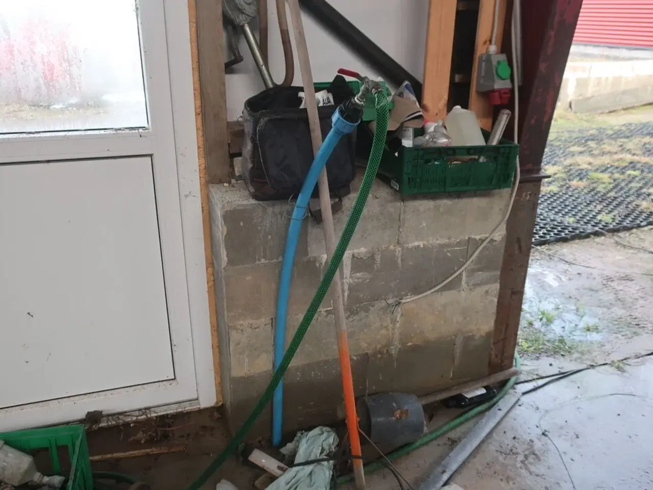 Billede 6 - Div. Dunke, haveredskaber, løftestroppe, arbejdsborde, værktøj m.m.