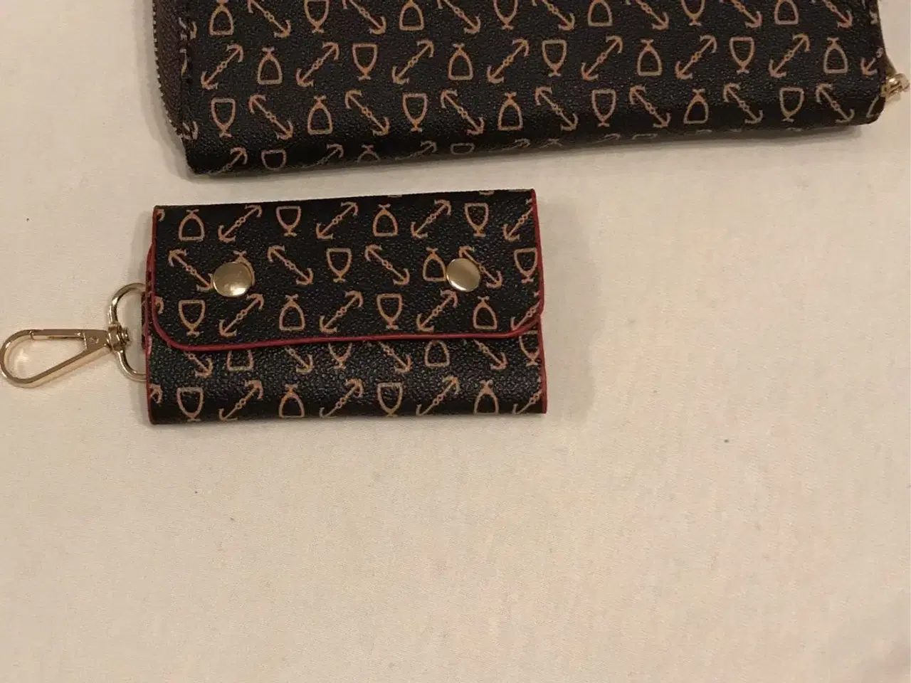 Billede 1 - Mørkebrun pung og nøgleholder