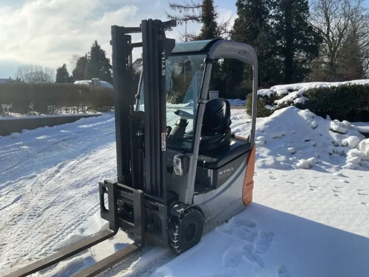 Billede 5 - Still 1600KG Eltruck 2019 Kun 2000 TIMER Triplexmast Sideskift Den er som ny