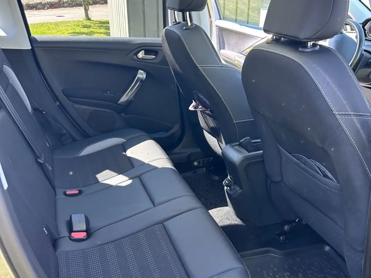 Billede 11 - Peugeot 2008 1,6 BlueHDi 100 Allure Sky