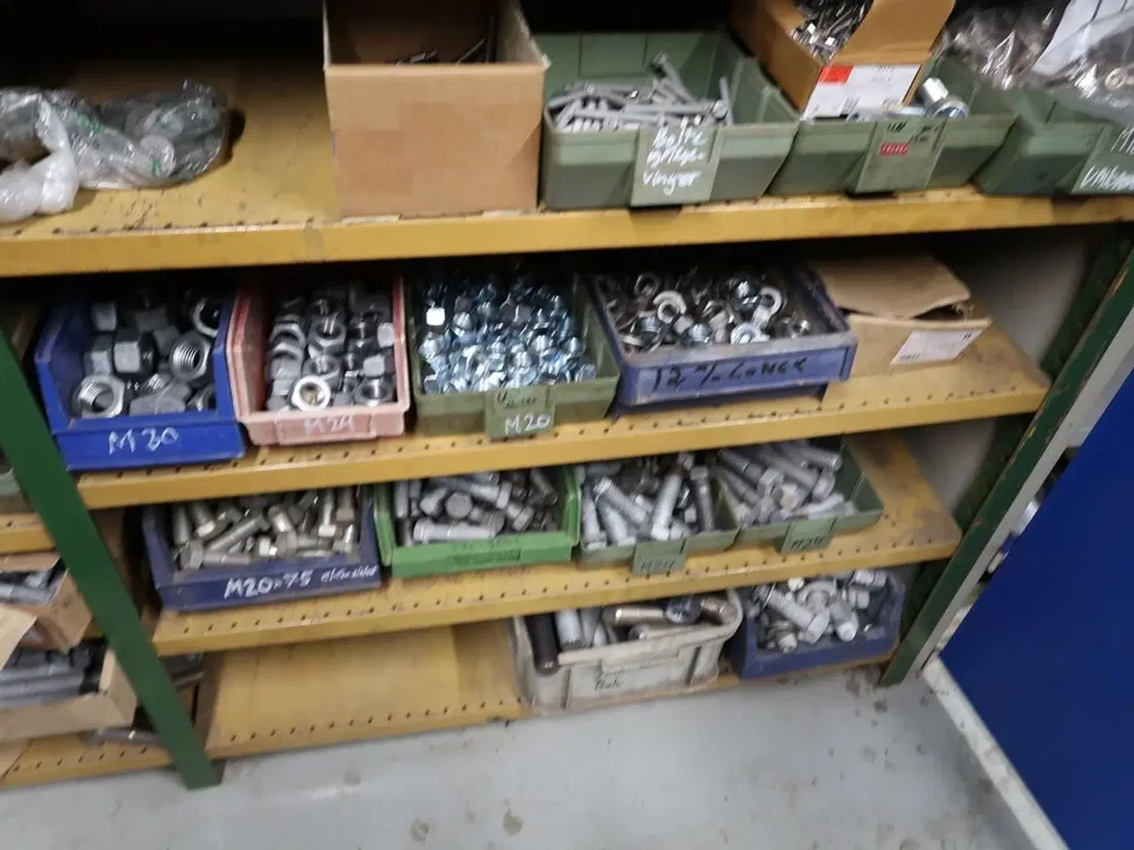 Billede 7 - 2 fag lagerreoler med div. Bolte (svejseslanger medfølger ikke)