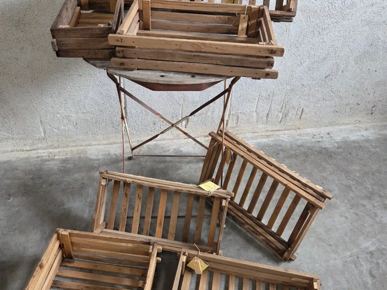 Billede 1 - Flotte opbevaringskurve med patina, flere str.