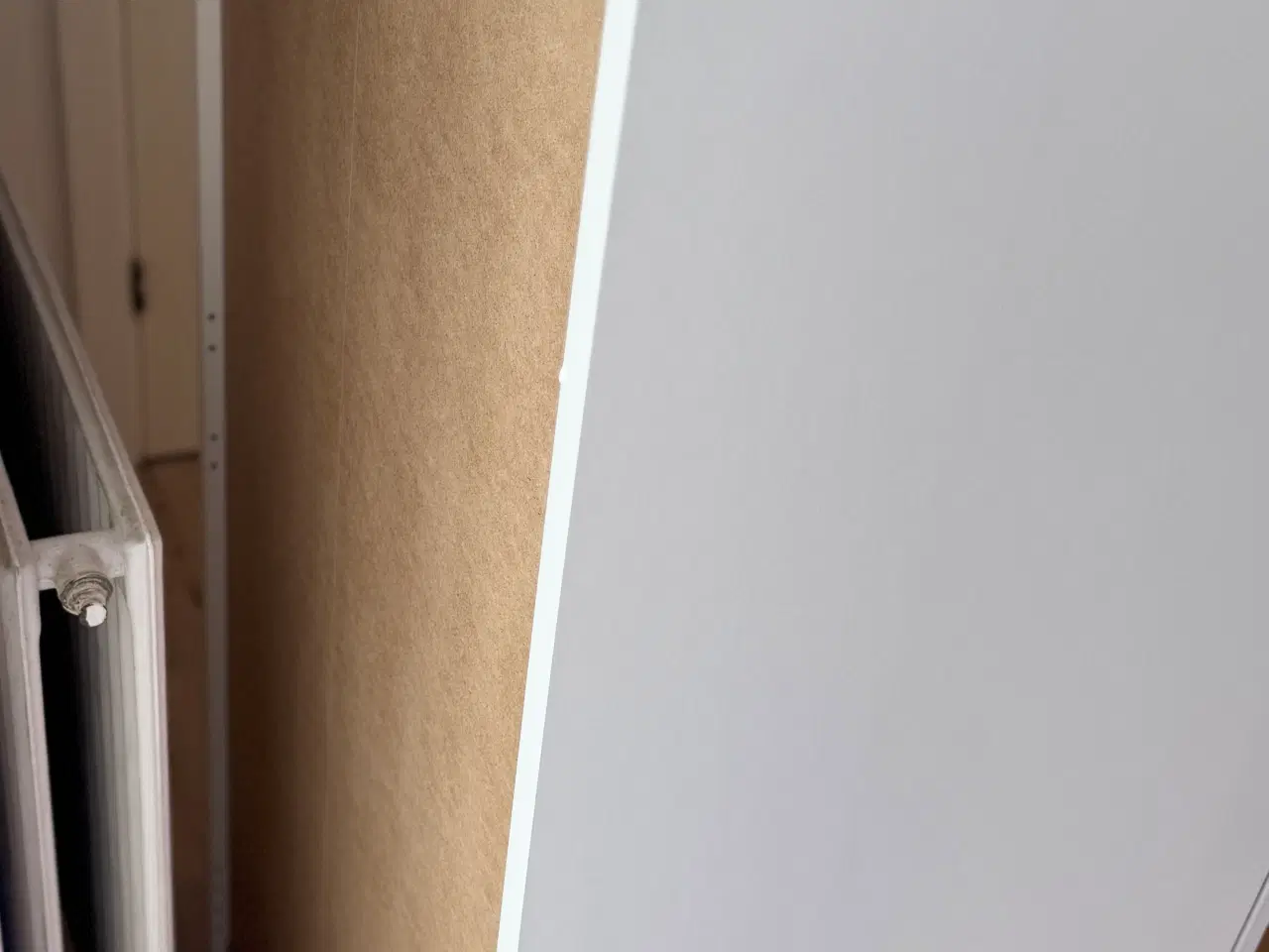 Billede 8 - Næsten nyt børneskab med bøjlestang