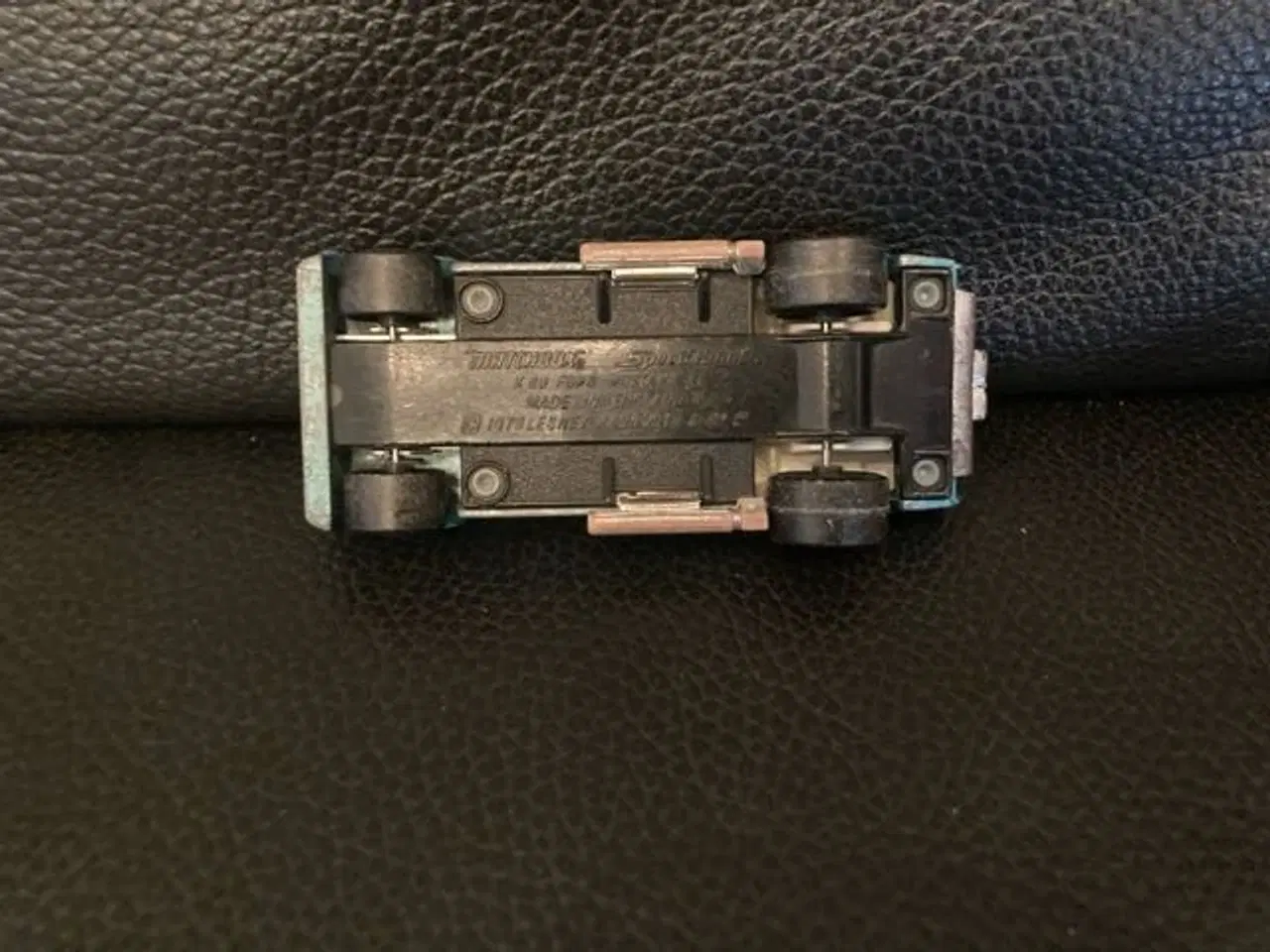 Billede 1 - En blå bil