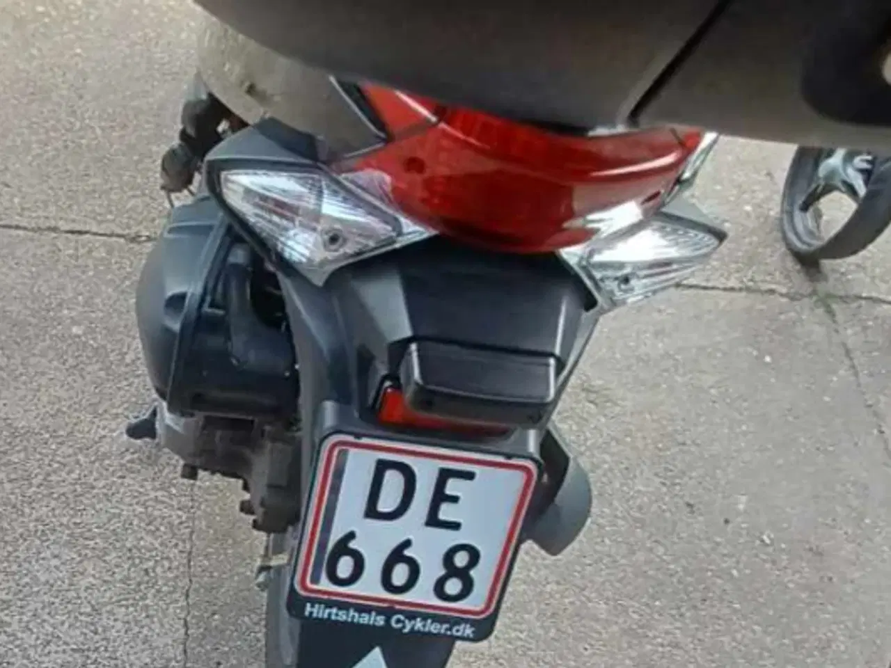 Billede 2 - Honda Vision NSC50 inkl. bagageboks og nummerplade