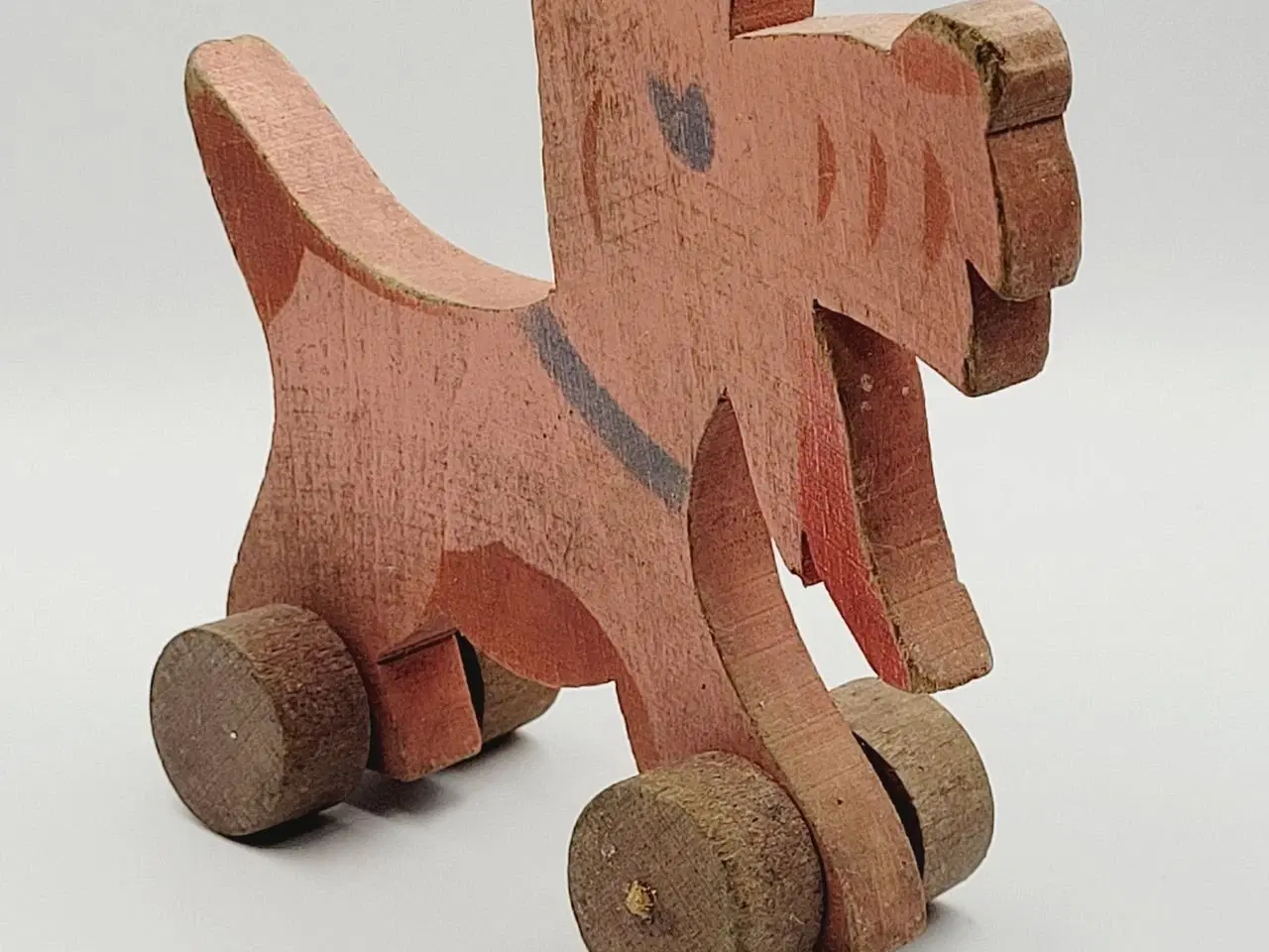 Billede 2 - ⭐️· Vintage træhund på hjul