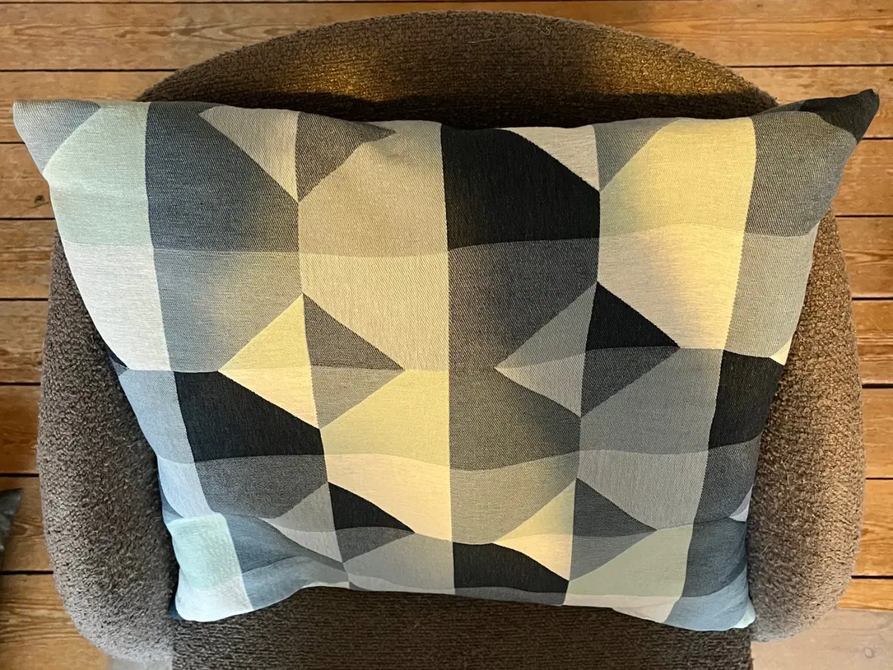 Billede 1 - IKEA pyntepudebetræk-geometrisk mønster i blå+grå