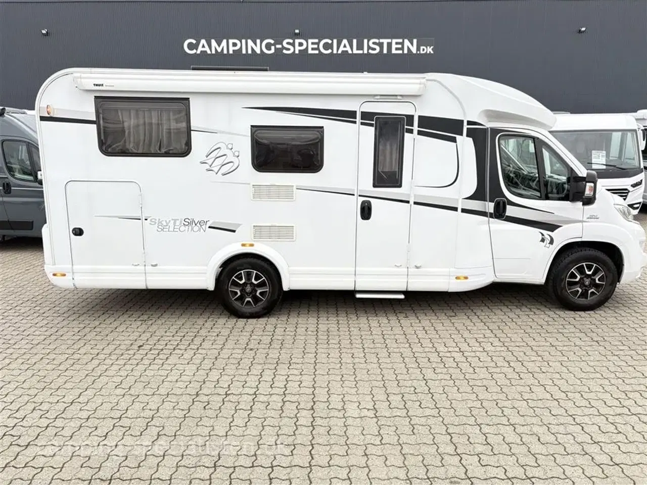 Billede 1 - 2016 - Knaus Sky TI 650 MEG Knaus Sky Ti 650 MEG Silver Selection 2016 - Kan ses nu hos Camping-Specialisten.dk