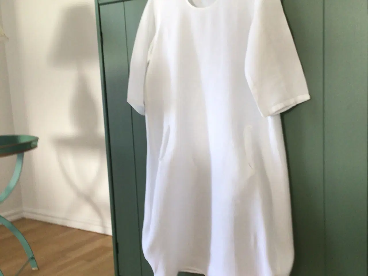 Billede 7 - Lækker hvid hørkjole fra Masai