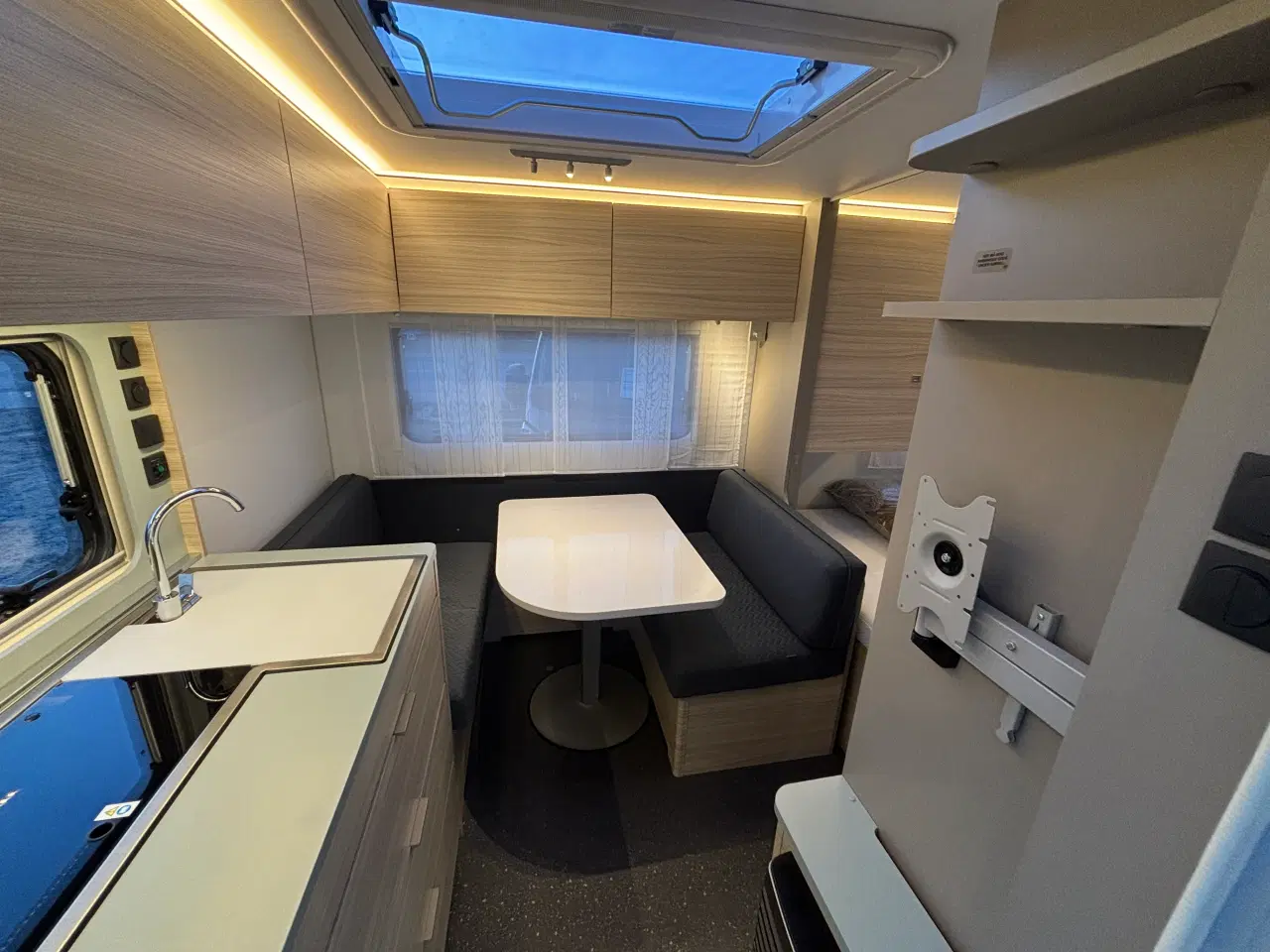 Billede 11 - Flot og elegant Adria 