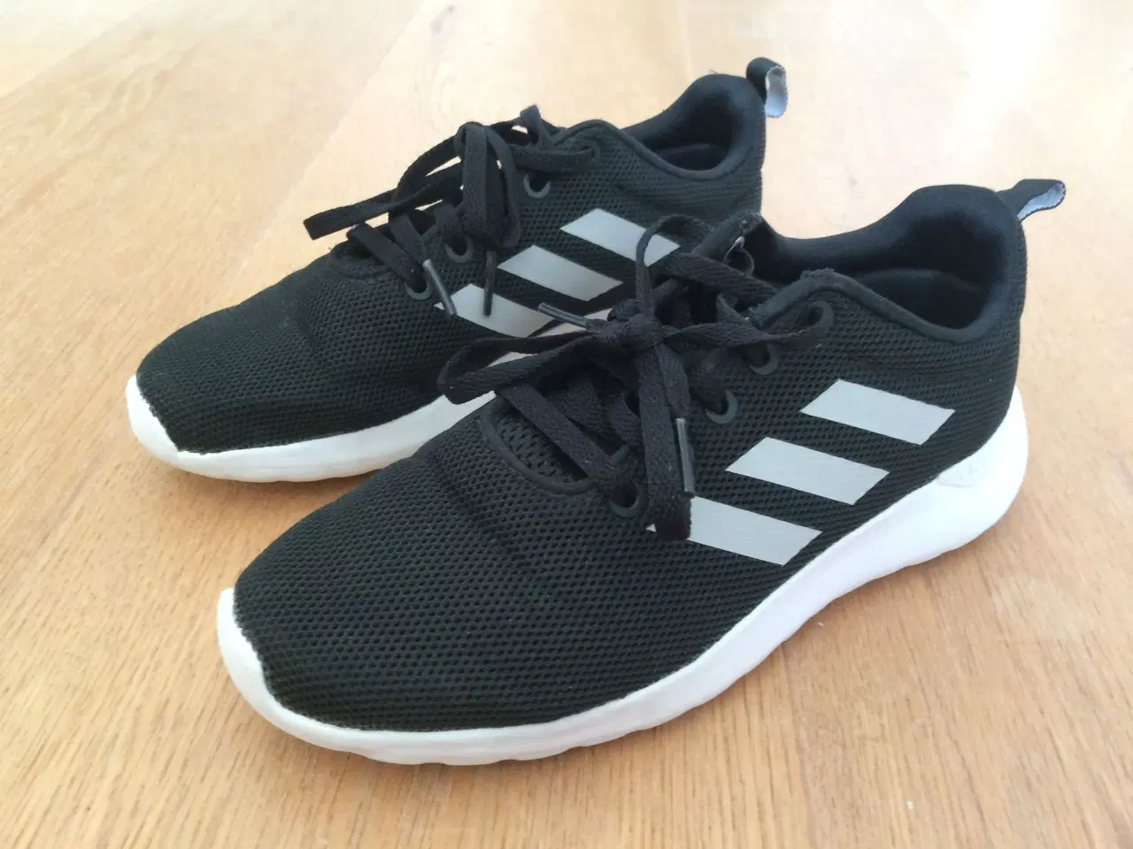 Billede 1 - Sorte Adidas sneakers til børn str. 34