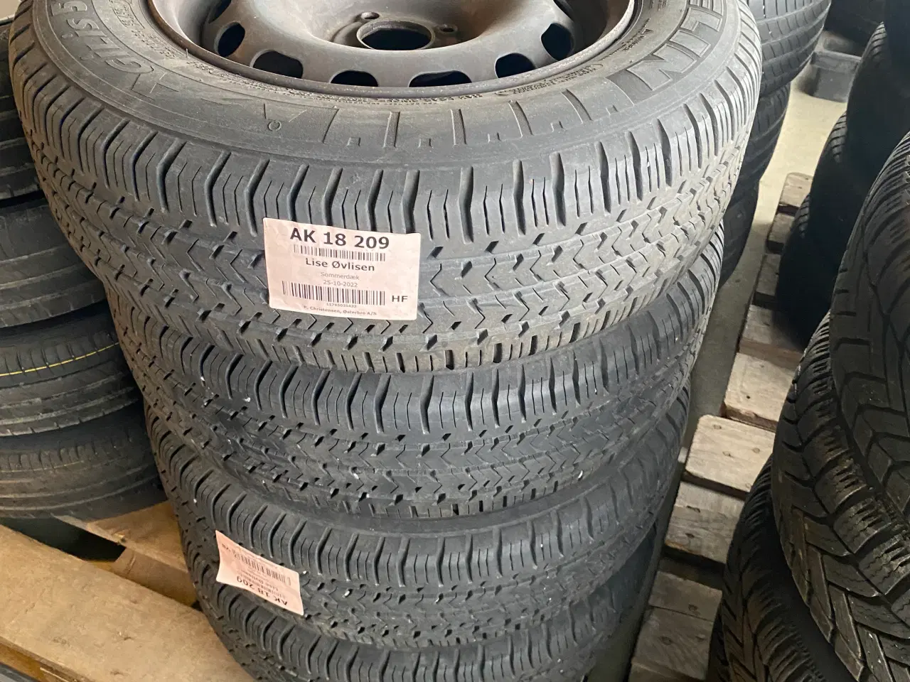 Billede 2 - Stålfælge på Michelin sommerdæk 195/70 R15