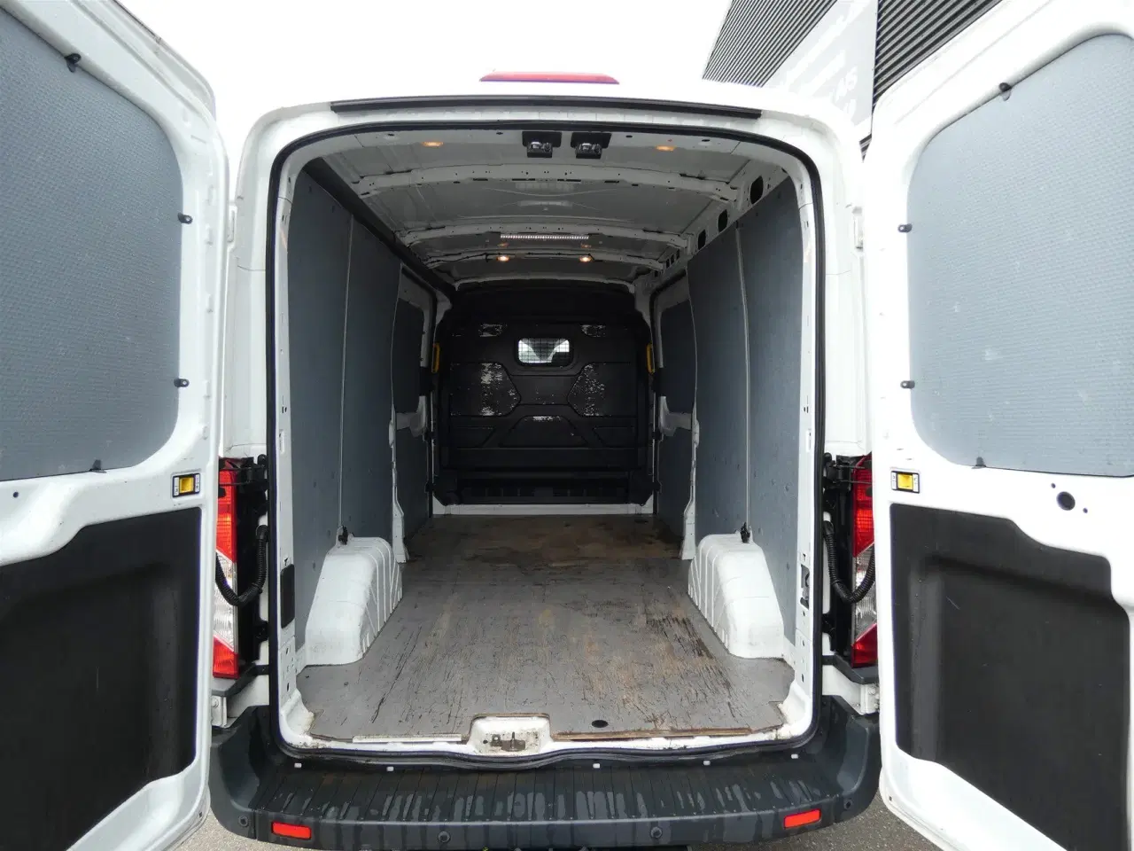 Billede 10 - Ford Transit 350 L3H2 2,0 TDCi Trend 130HK Van 6g Aut.