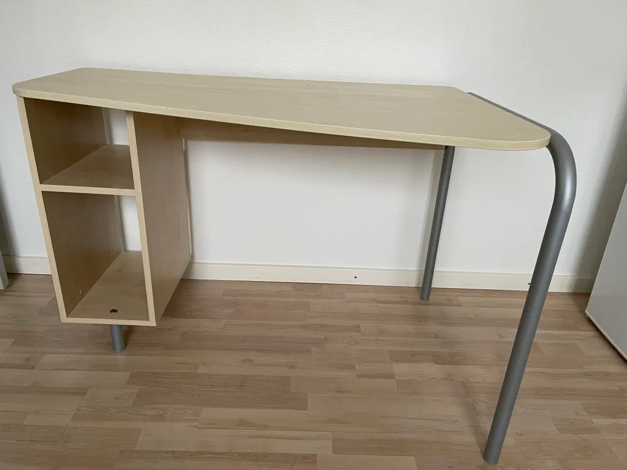 Billede 3 - Skrivebord i lys bøg