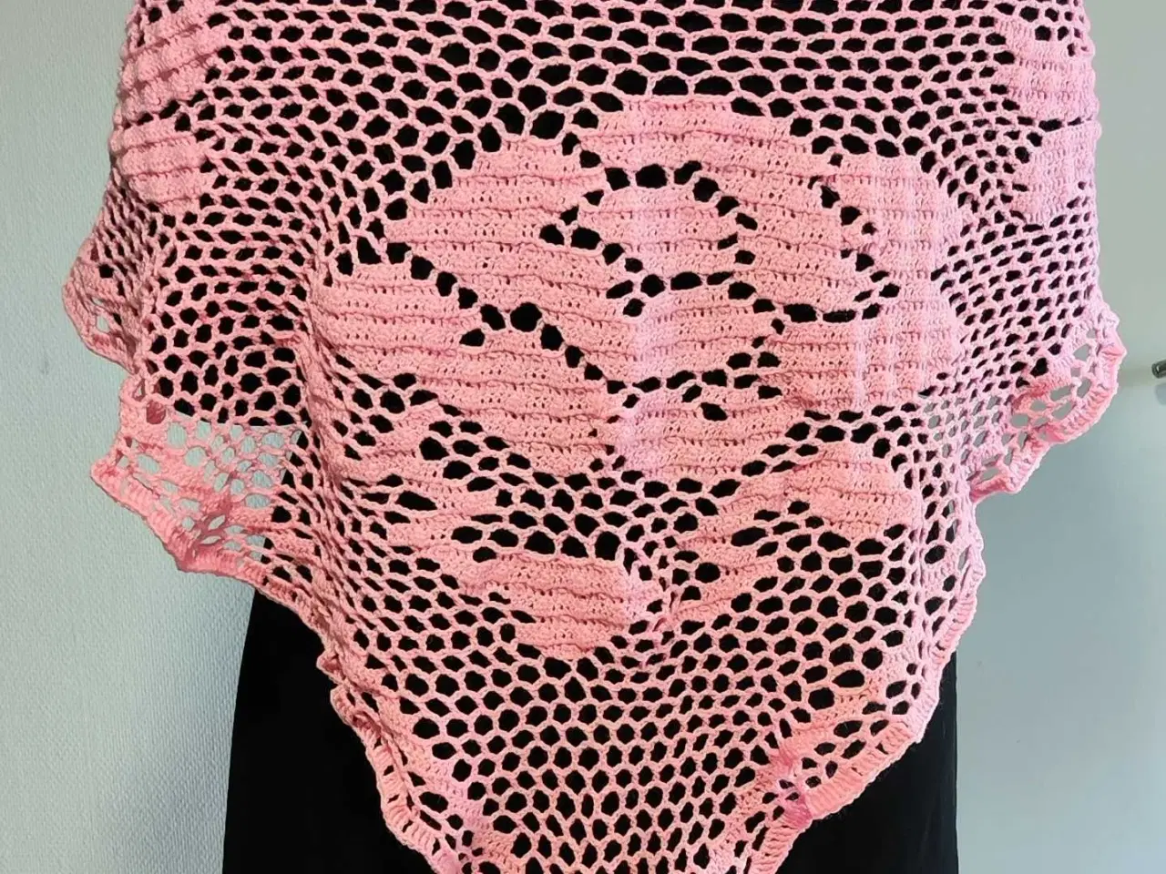 Billede 1 - Sjal, homemade. Dropsdesign.