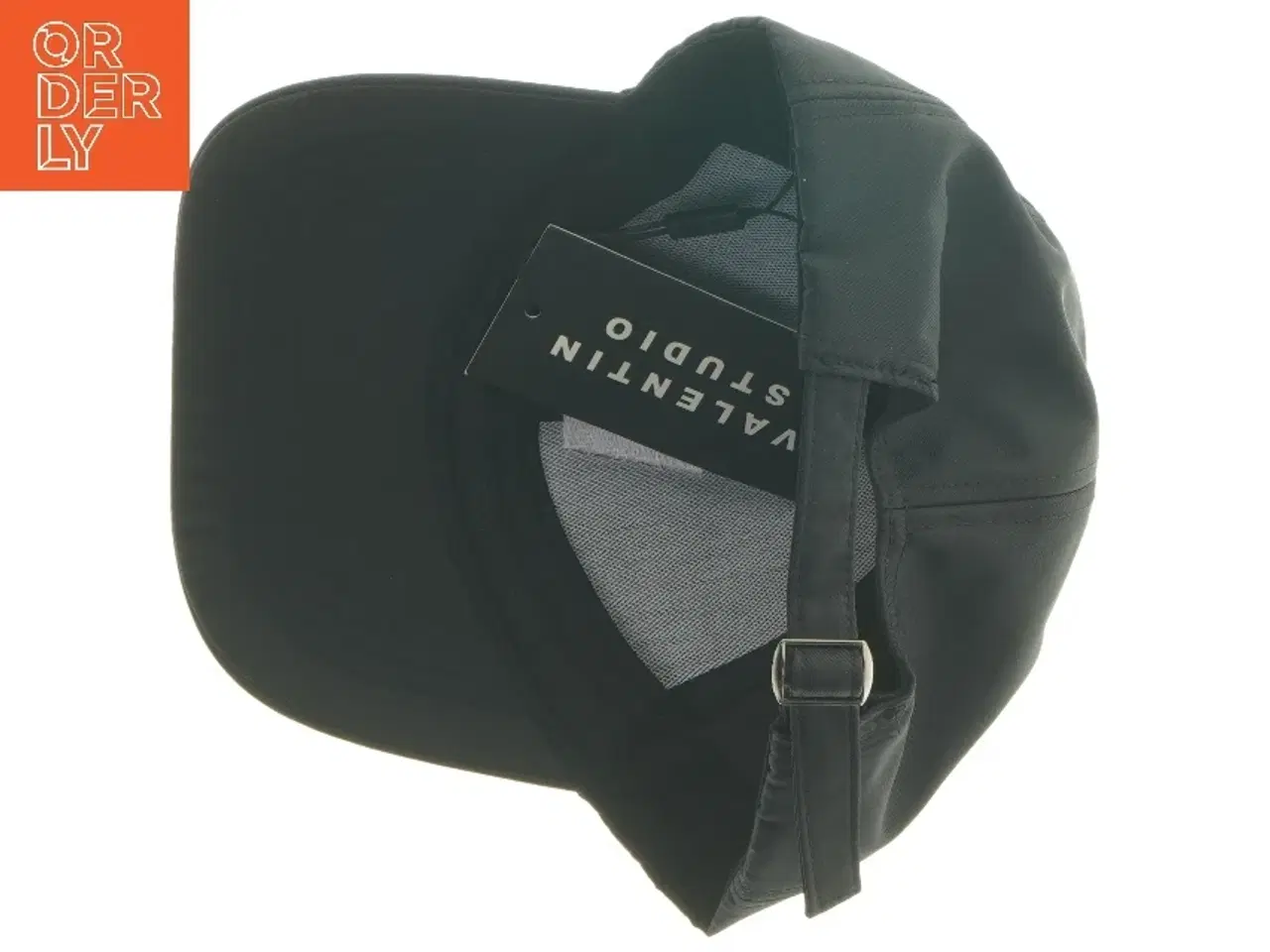 Billede 5 - Sort kasket med justerbar rem fra Valentin Studio (str. 20 cm)