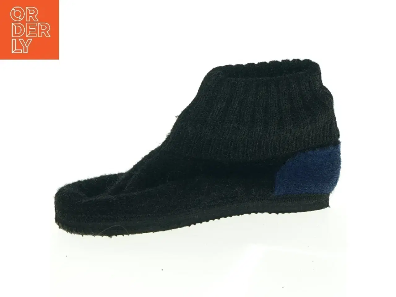 Billede 2 - Uldne hjemmesko fra Giesswein (str. 24 cm lang. det kræver bare, at vi henter ham helt vildt eller på krøb, og så han har svæ