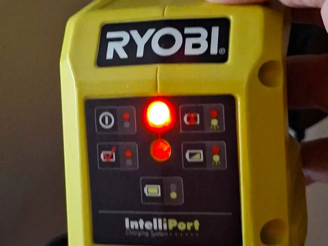 Billede 2 - Ryobi ONE+ oplader