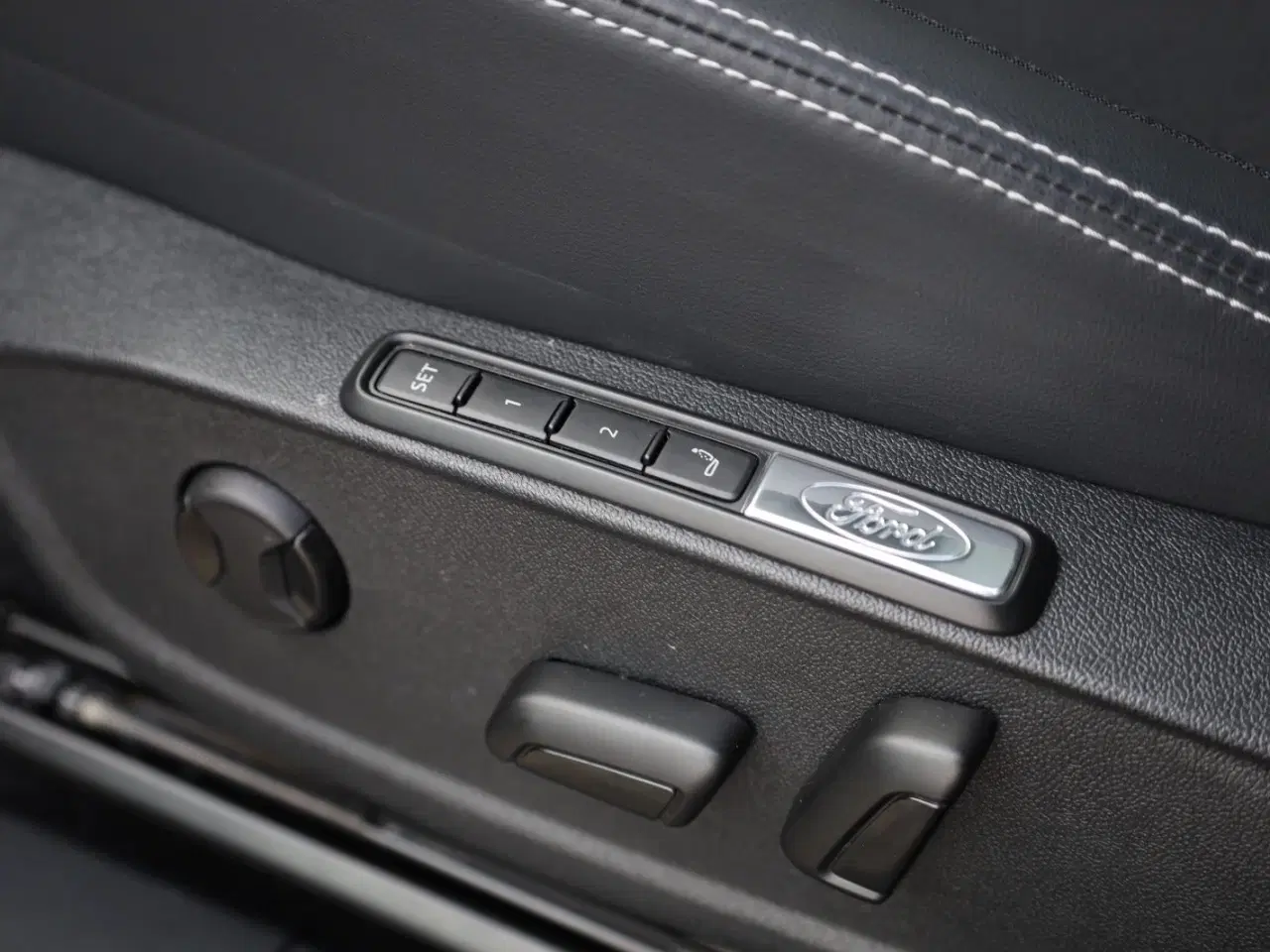 Billede 13 - Ford Capri 77 Premium Extended Range