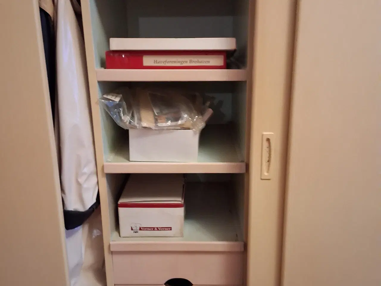 Billede 3 - Stort Klædeskab