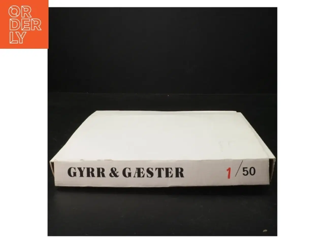 Billede 4 - Kunstnerisk porcelænstallerken fra Gyrr Og Gæster (str. 24 cm i diameter)