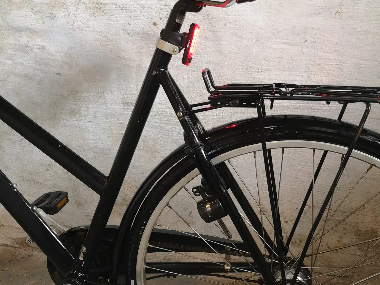 Billede 4 - SORT   X 28"   56 cm højt  4 gear... Løs 1 nøgle. 