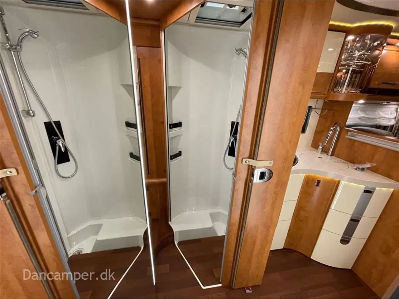 Billede 22 - 2017 - Carthago chic c line II   RESERVERET -Luxus autocamper med næsten alt i udstyr, kun kørt 39.500 km  - Kommissionsalg