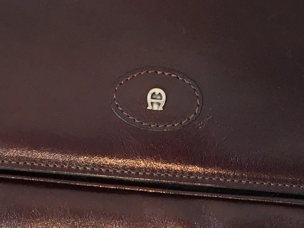 Billede 3 - Etienne Aigner, skind clutch