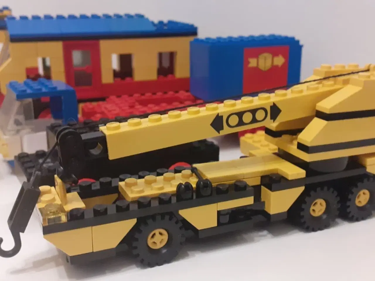 Billede 3 - LEGO tog, stor kranbil, motorenhed med hjul m.m.