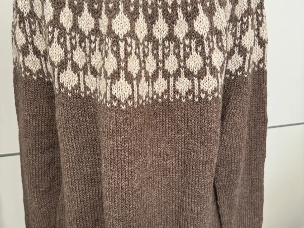 Billede 1 - Håndstrikket sweater