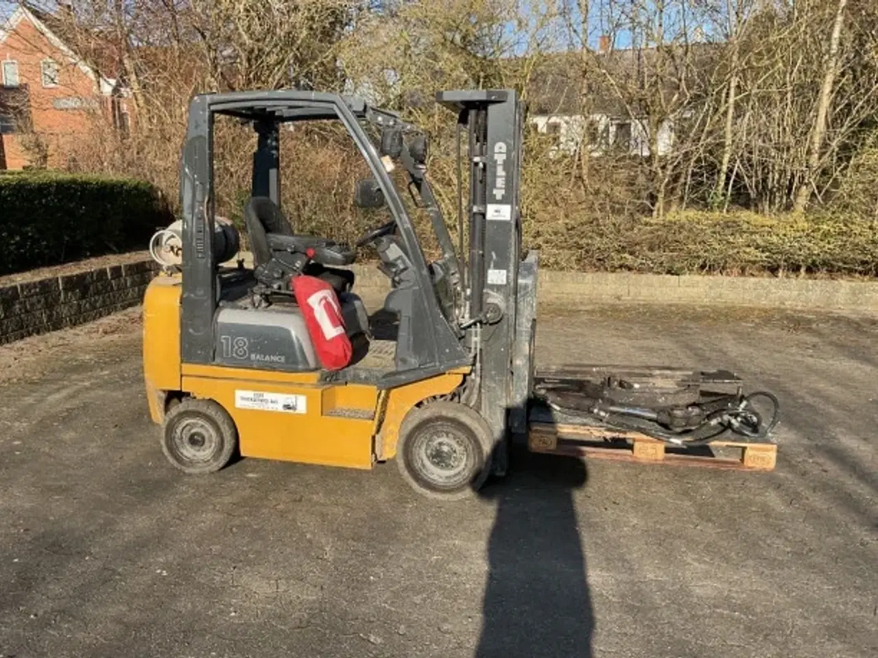 Billede 1 - Nissan 1800KG gastruck med Rotator