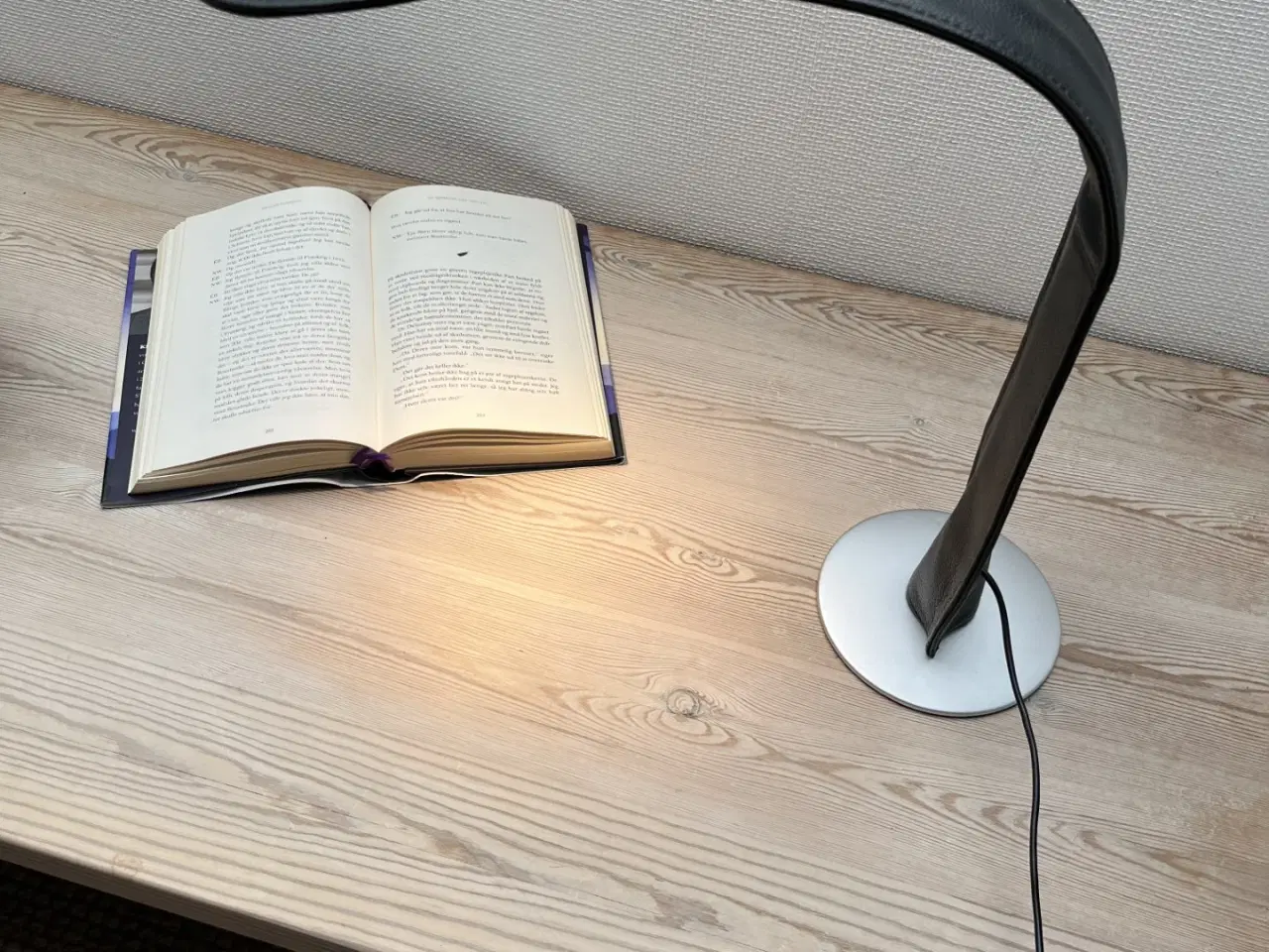 Billede 2 - Le Klint bordlampe - sender gerne