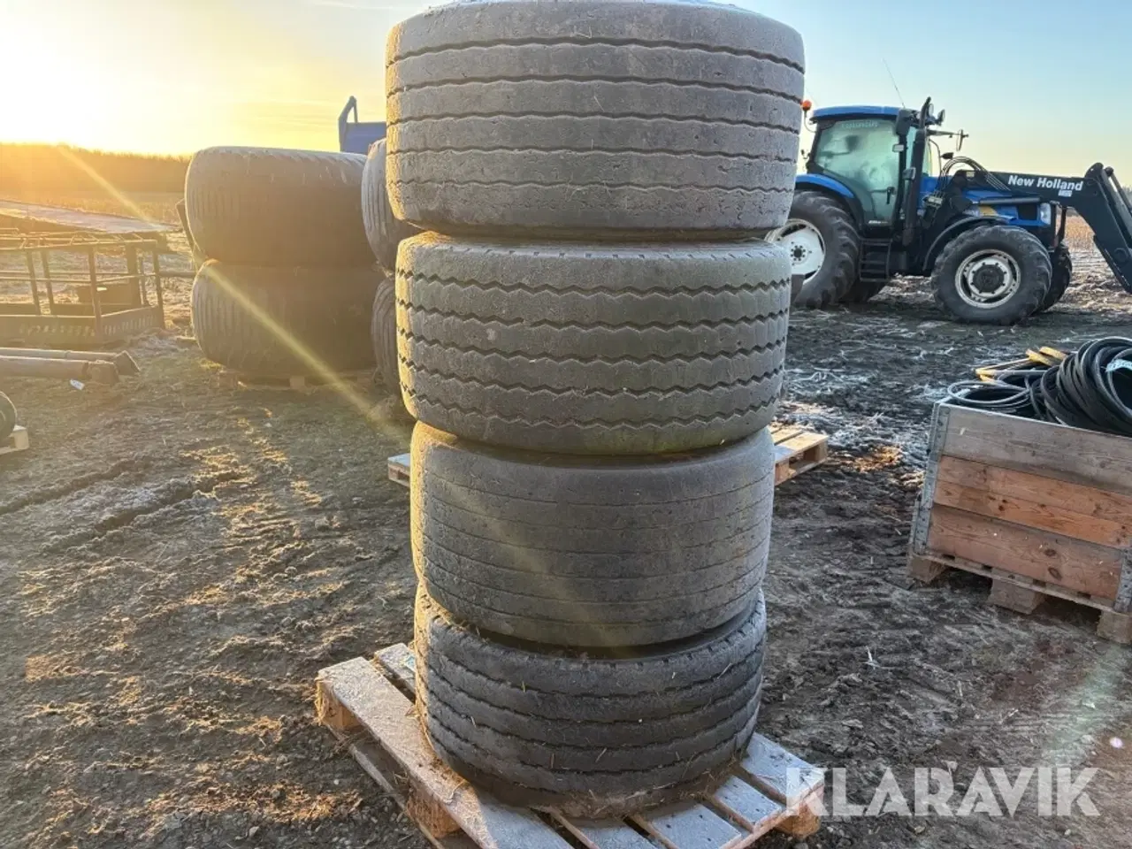 Billede 2 - Dæk med fælg 435/50R19.5 - 4 styk