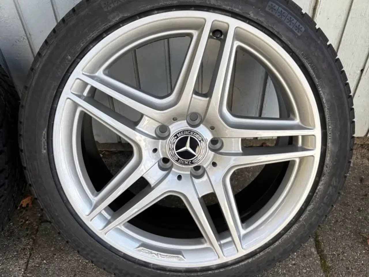 Billede 4 - Mercedes AMG Fælge med vinterdæk